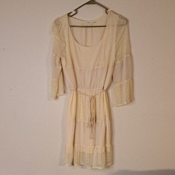 Blu Pepper Cream Lace Dress with Belt size small - Picture 1 of 7